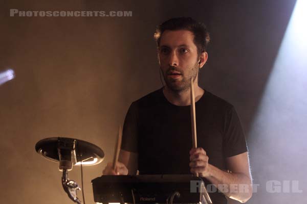 FYFE - 2014-12-09 - PARIS - Divan du Monde - 